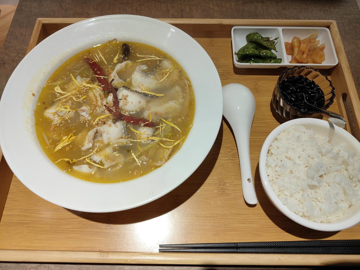 (新北新莊美食)七七酸菜魚,一個人也可以吃的酸菜魚。價格中間 (新北新莊美食)七七酸菜魚,一個人也可以吃的酸菜魚。價格中間