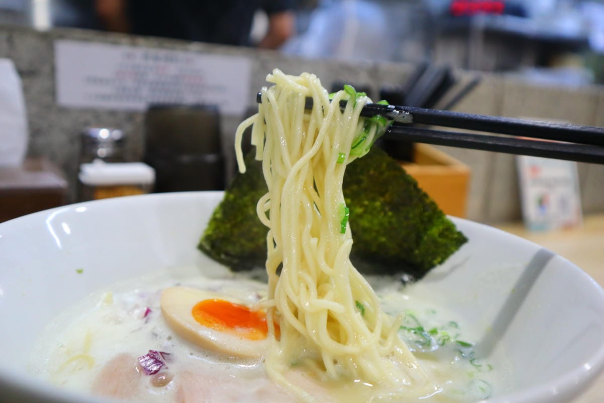(新北板橋美食)捌玥。泡系雞白湯拉麵，板橋新開拉麵再加一，新