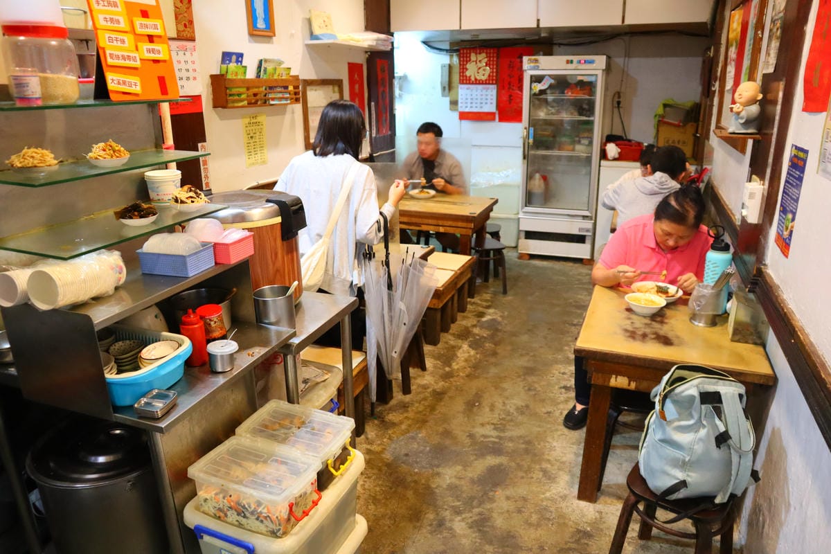 (台北中正美食)臭老闆現蒸臭豆腐-本店,南機場夜市必吃美食。 (台北中正美食)臭老闆現蒸臭豆腐-本店,南機場夜市必吃美食。