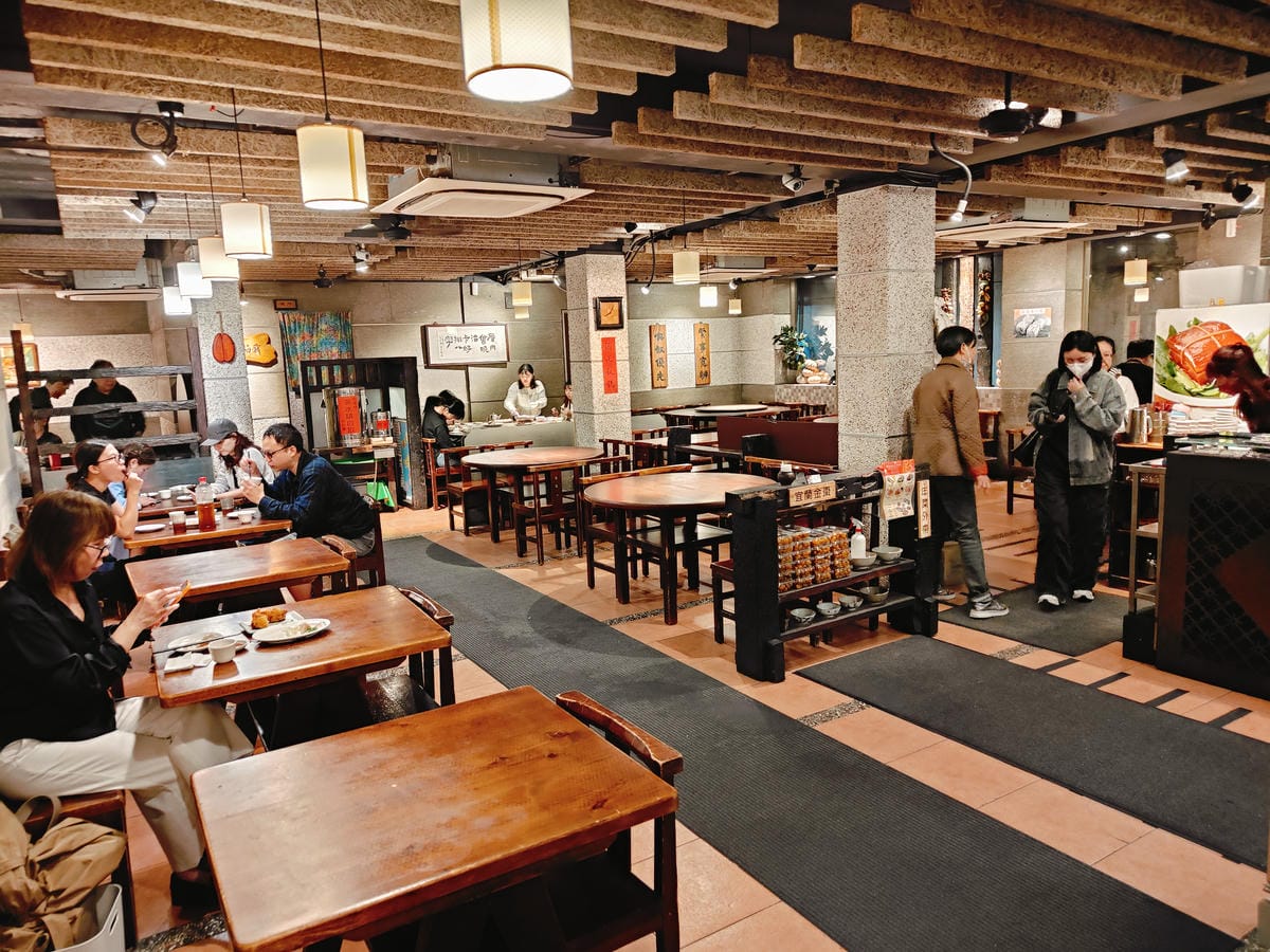 (台北大安美食)喫飯食堂,永康街聚餐首選。在地老字號台菜餐館 (台北大安美食)喫飯食堂,永康街聚餐首選。在地老字號台菜餐館