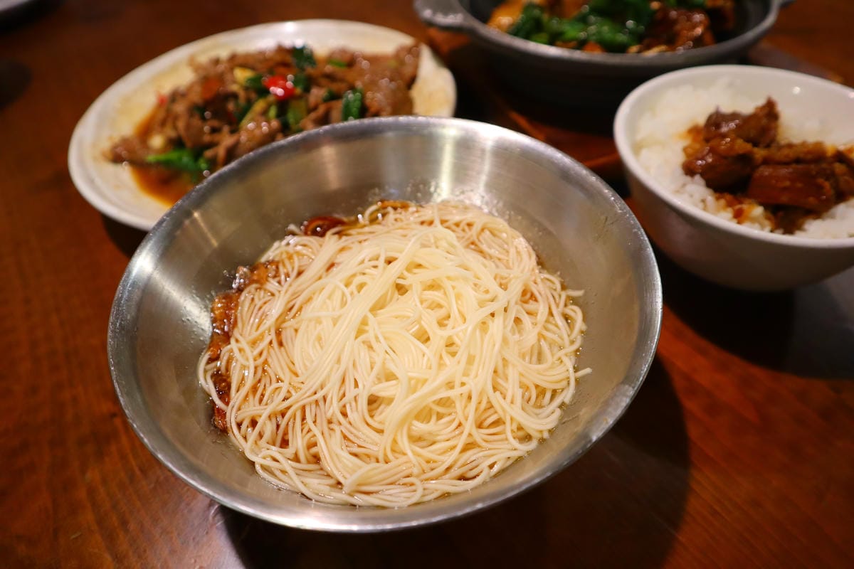 (台北大安美食)喫飯食堂,永康街聚餐首選。在地老字號台菜餐館 (台北大安美食)喫飯食堂,永康街聚餐首選。在地老字號台菜餐館