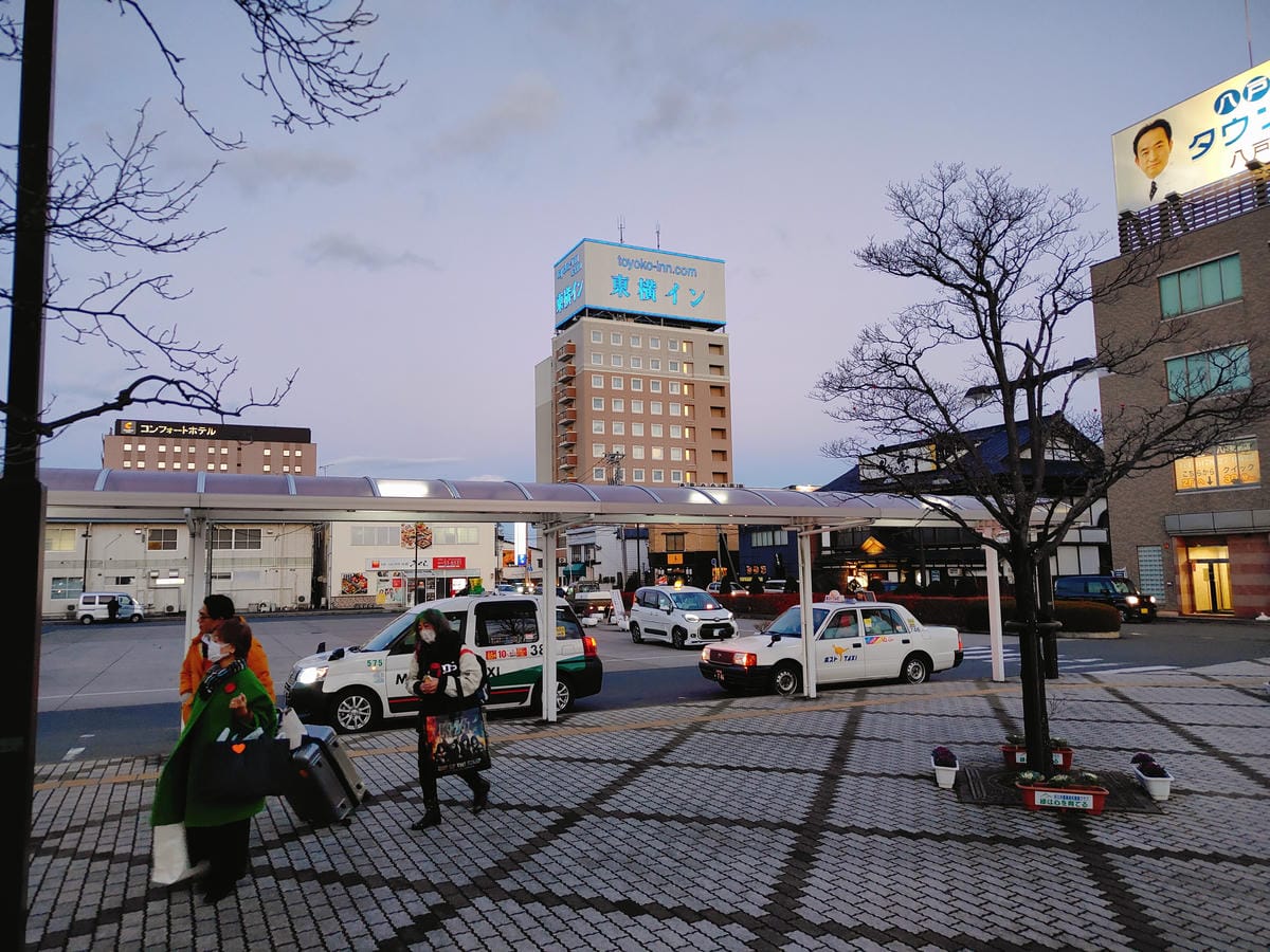 (青森住宿)東横INN 八戶站前,離八戶站走路只需要3分鐘。 (青森住宿)東横INN 八戶站前,離八戶站走路只需要3分鐘。