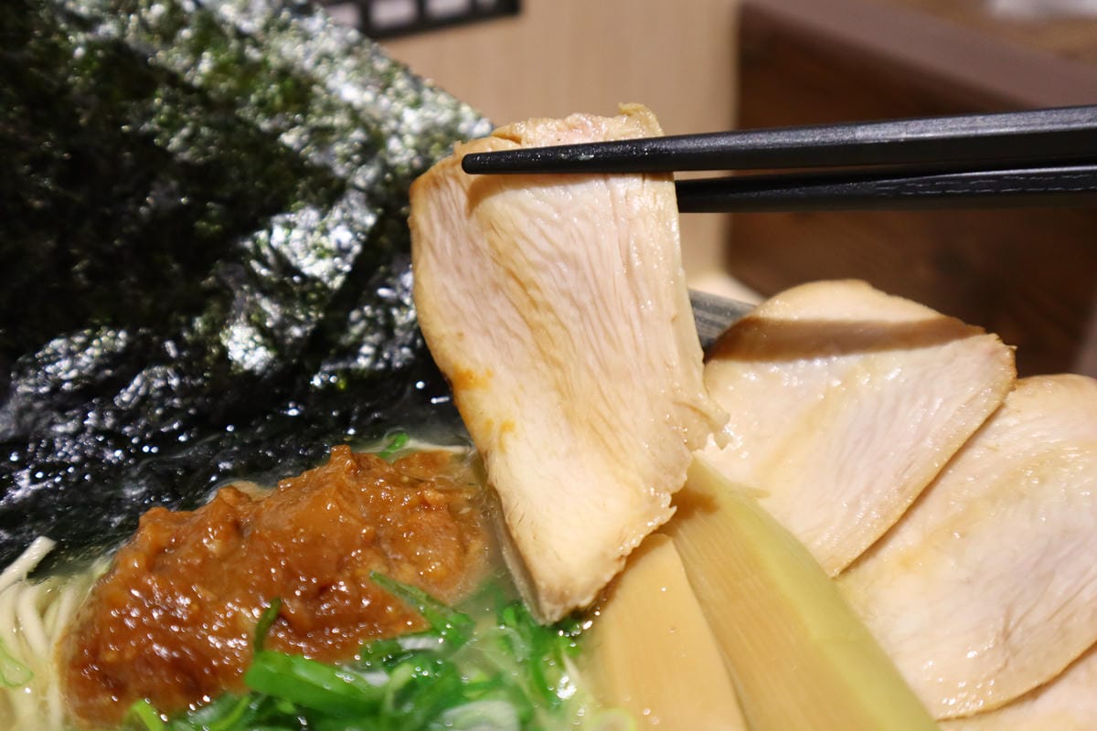 (新北板橋美食)辰噌拉麵,主打豚骨與雞骨兩種湯頭,並有著多種 (新北板橋美食)辰噌拉麵,主打豚骨與雞骨兩種湯頭,並有著多種