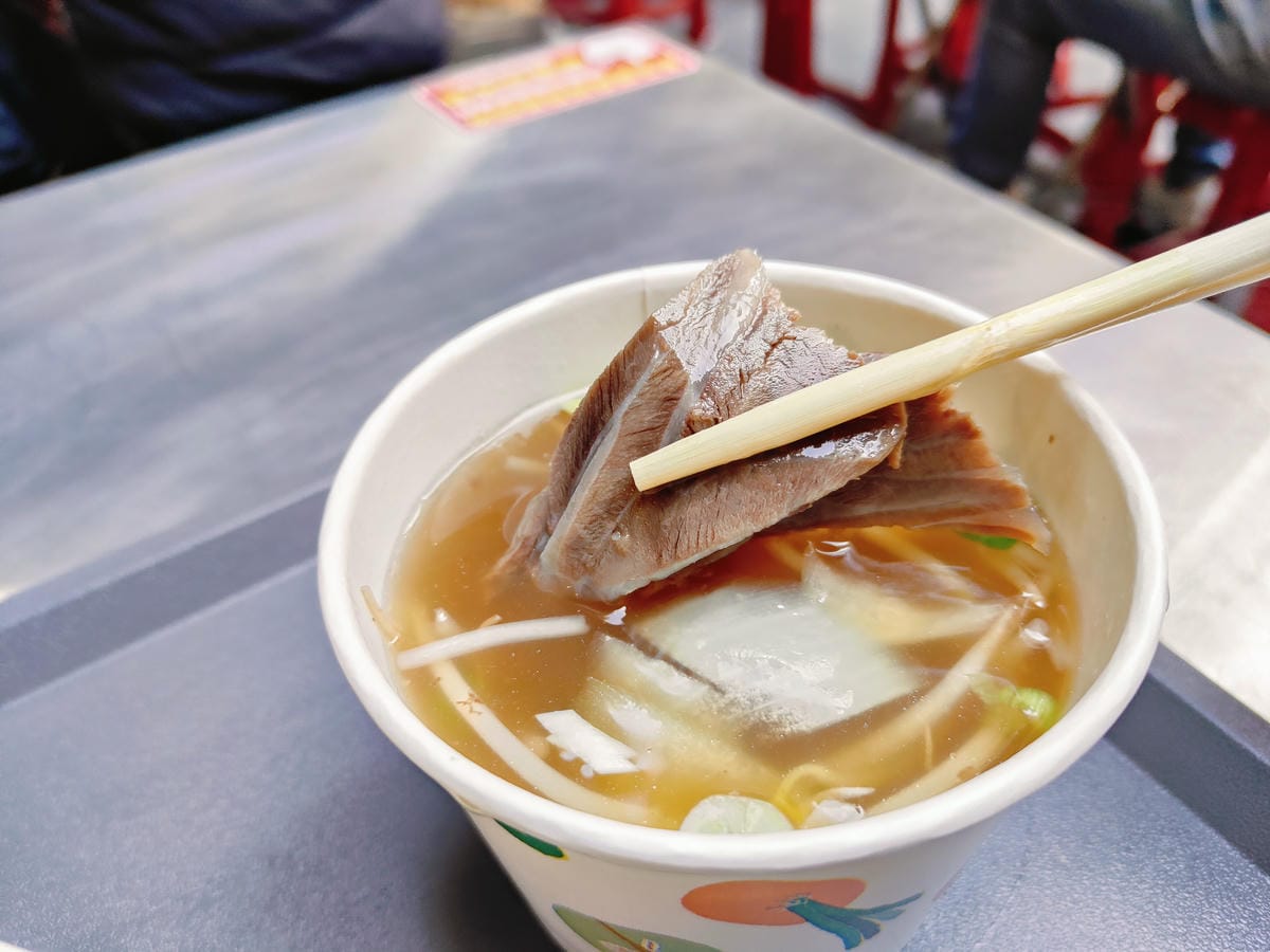 (台北北投美食)阮Q臭豆腐，關渡宮附近的人氣小吃。金黃酥脆臭