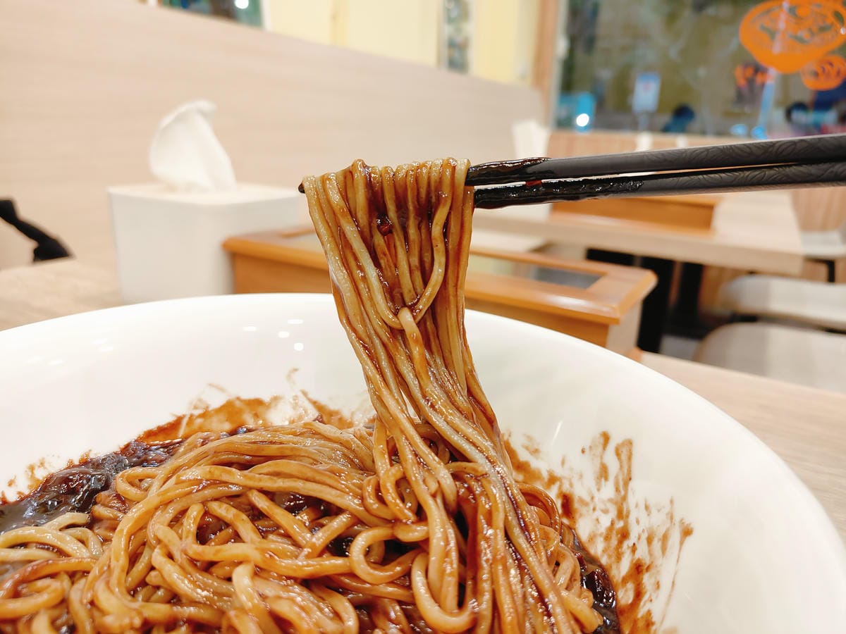 (新北新莊美食)新村館韓式中華料理,從黑金發亮的炸醬麵到適合 (新北新莊美食)新村館韓式中華料理,從黑金發亮的炸醬麵到適合