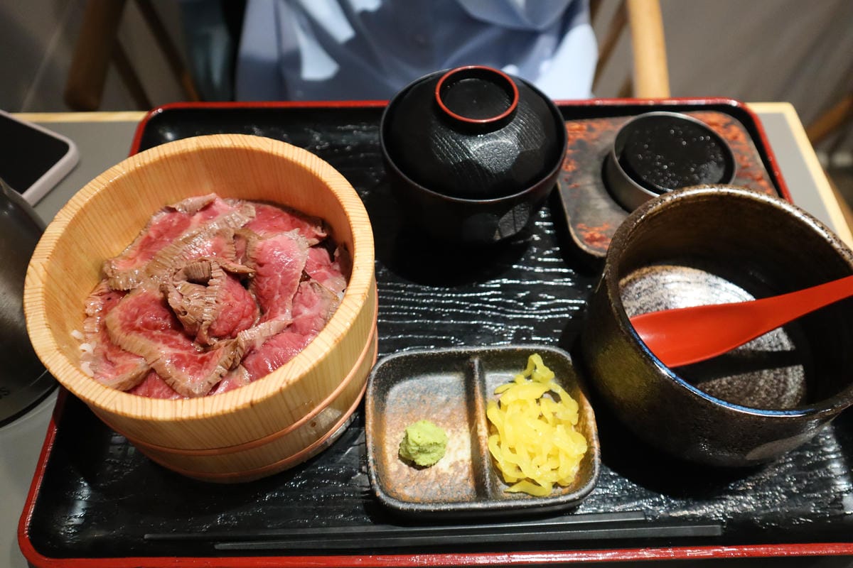 (福岡餐廳)黒毛和牛 博多牛まぶし 武蔵,近期超夯的超高CP (福岡餐廳)黒毛和牛 博多牛まぶし 武蔵,近期超夯的超高CP