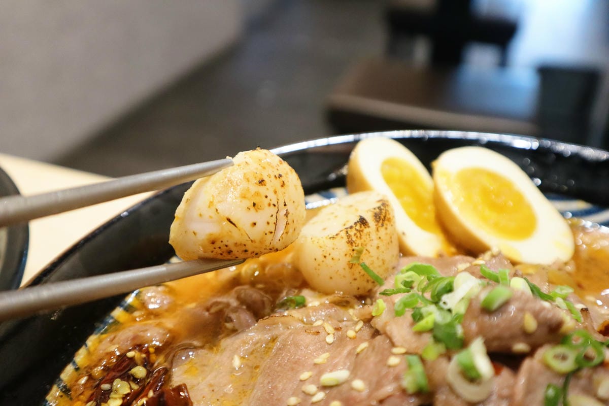 (新北新莊餐廳)二春外鍋燒專賣店新莊店,主打多樣湯頭與豐富配 (新北新莊餐廳)二春外鍋燒專賣店新莊店,主打多樣湯頭與豐富配
