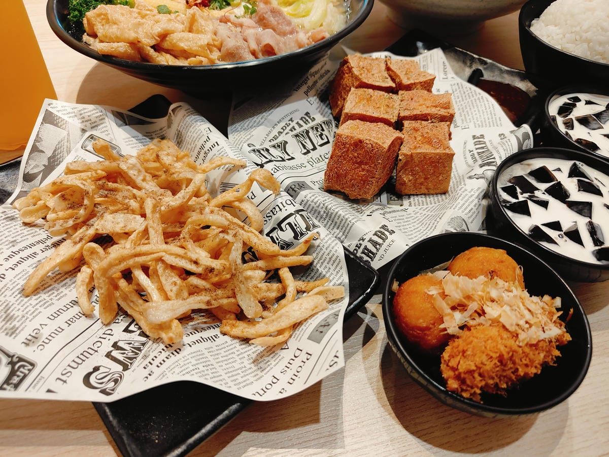(新北新莊餐廳)二春外鍋燒專賣店新莊店,主打多樣湯頭與豐富配 (新北新莊餐廳)二春外鍋燒專賣店新莊店,主打多樣湯頭與豐富配