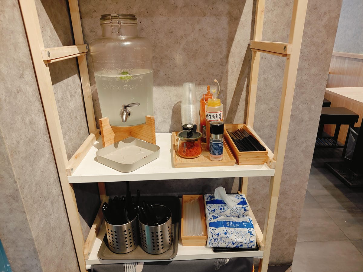 (新北新莊餐廳)二春外鍋燒專賣店新莊店,主打多樣湯頭與豐富配 (新北新莊餐廳)二春外鍋燒專賣店新莊店,主打多樣湯頭與豐富配