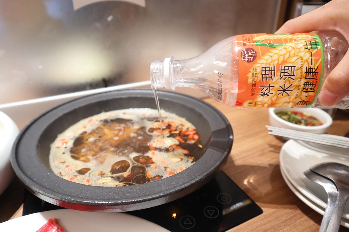 (新北新莊餐廳)萬客什鍋新莊店，來自台中的台式人氣火鍋店，有