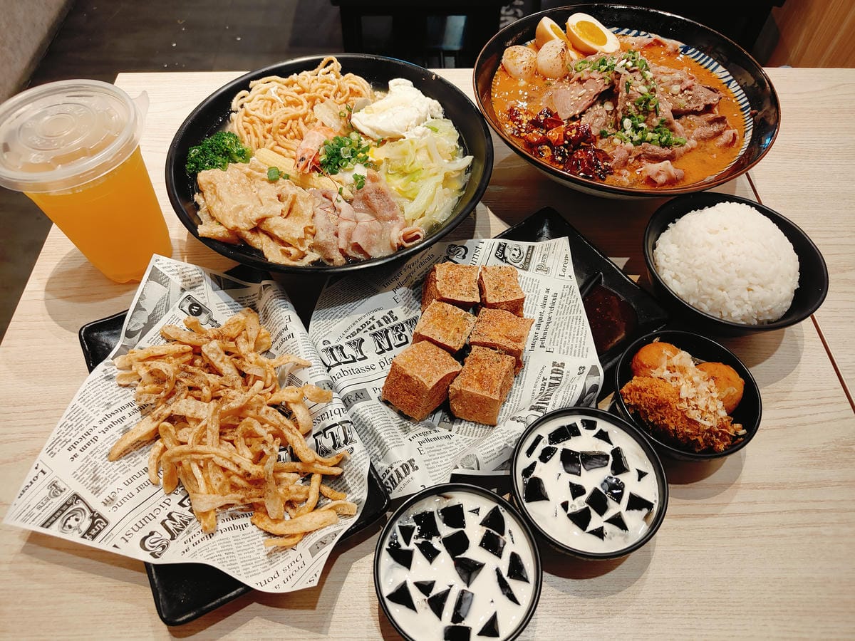 (新北新莊餐廳)二春外鍋燒專賣店新莊店,主打多樣湯頭與豐富配 (新北新莊餐廳)二春外鍋燒專賣店新莊店,主打多樣湯頭與豐富配