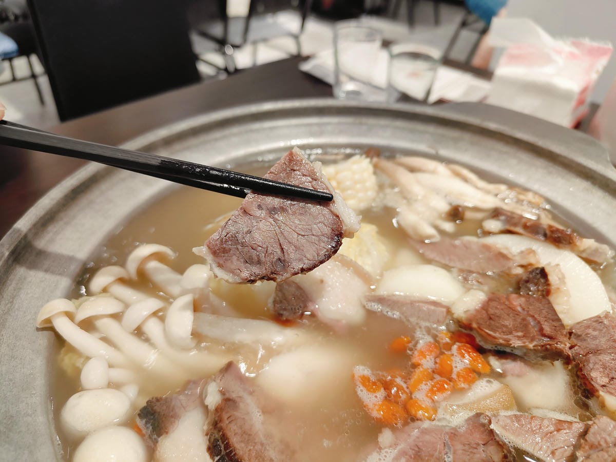 (台北中山餐廳)招財溫體羊,夏天也能的羊肉鍋 (台北中山餐廳)招財溫體羊,夏天也能的羊肉鍋