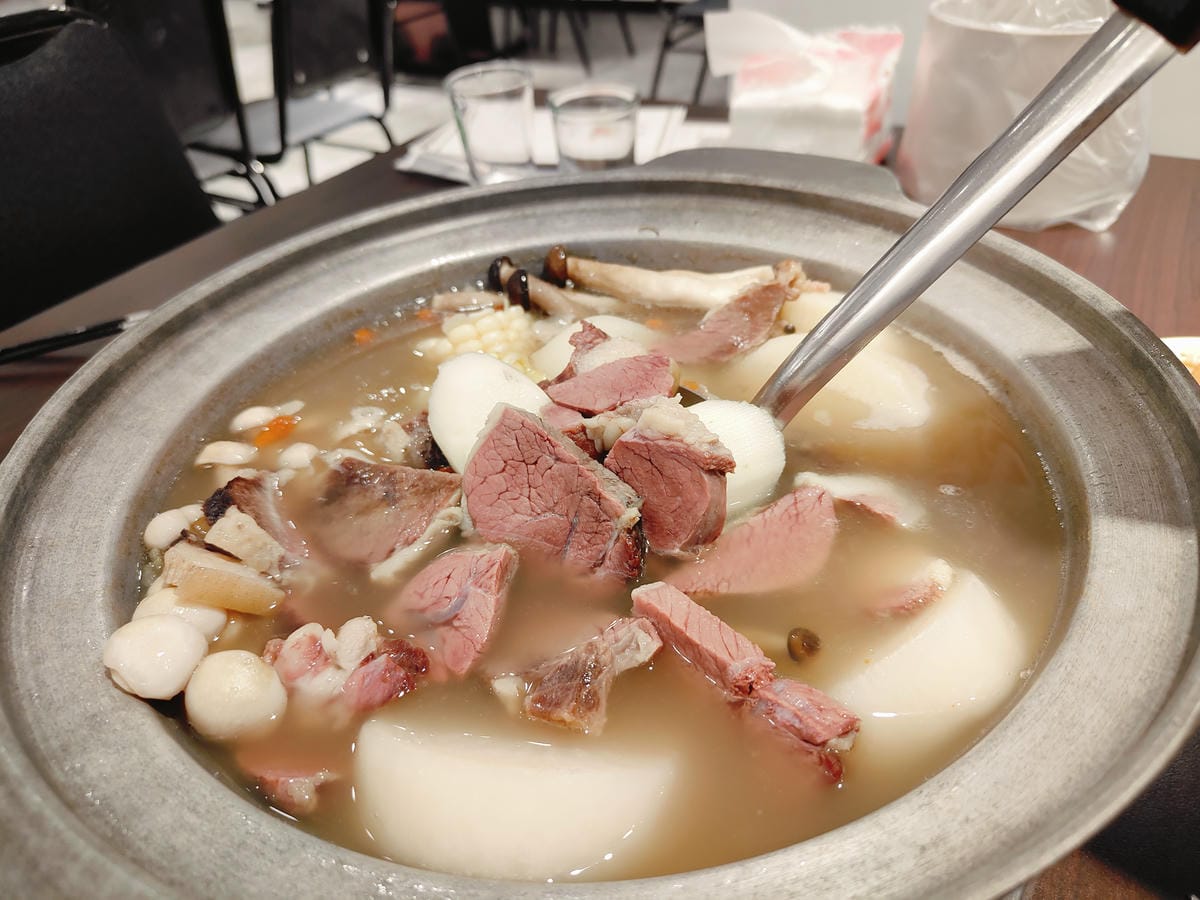 (台北中山餐廳)招財溫體羊,夏天也能的羊肉鍋 (台北中山餐廳)招財溫體羊,夏天也能的羊肉鍋