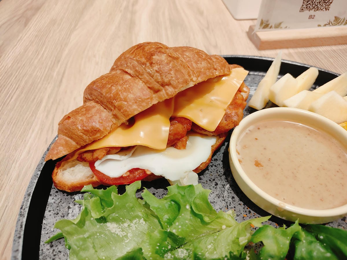 (新北新莊餐廳)Paws Cafe 寵物友善餐廳,捷運幸福站 (新北新莊餐廳)Paws Cafe 寵物友善餐廳,捷運幸福站