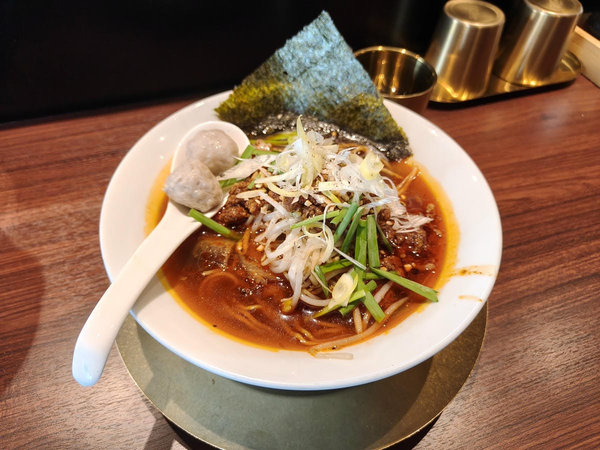 (新北板橋餐廳)鈞拉麵，前鬼金棒師傅出來開店。口味上是融合了