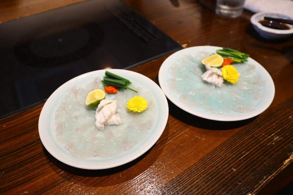 (兵庫餐廳)ふぐ幸-河豚料理餐廳，姬路商店街必吃美食。新鮮河豚生魚片Q彈，火鍋雜炊湯頭鮮甜。近JR姬路站。
