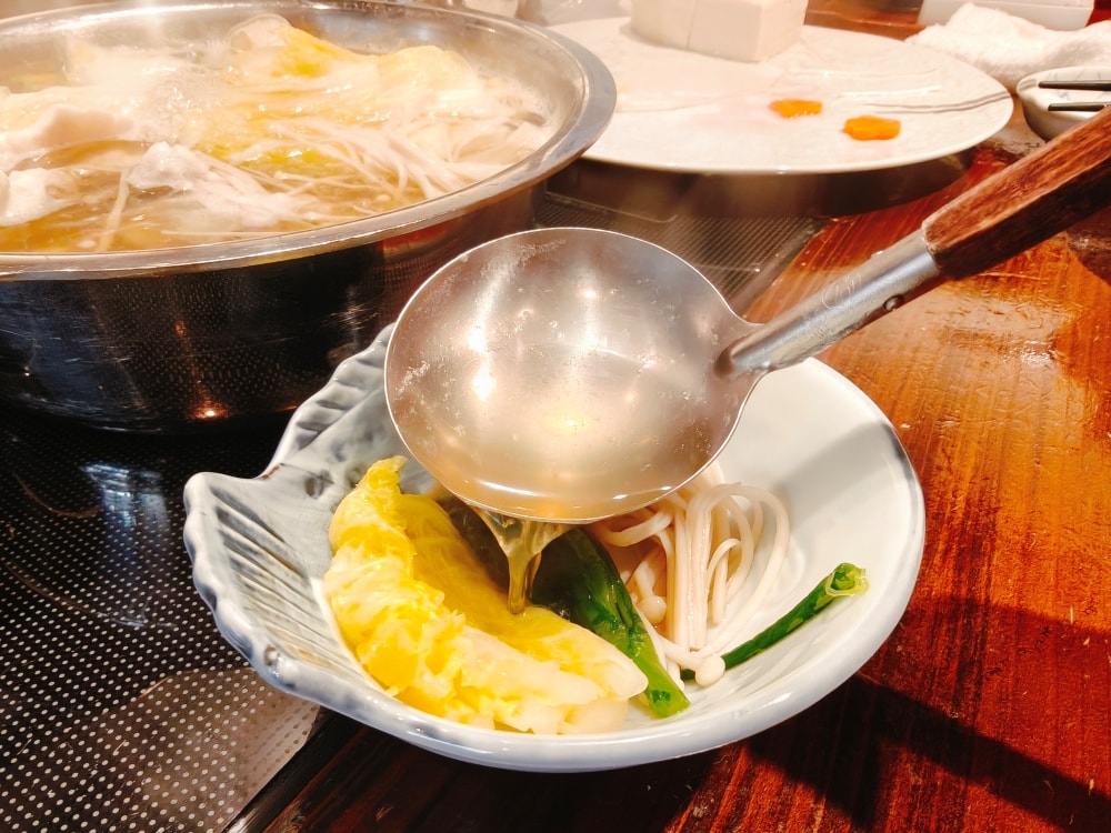 (兵庫餐廳)ふぐ幸-河豚料理餐廳，姬路商店街必吃美食。新鮮河豚生魚片Q彈，火鍋雜炊湯頭鮮甜。近JR姬路站。