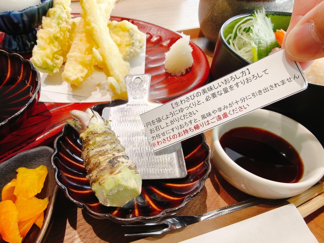 (廣島餐廳)Sumiyoshi，鄰近商店街與千光寺纜車，料理精緻、窗外向島景色療癒又放鬆時光。值得安排在旅程開始或結束的一餐