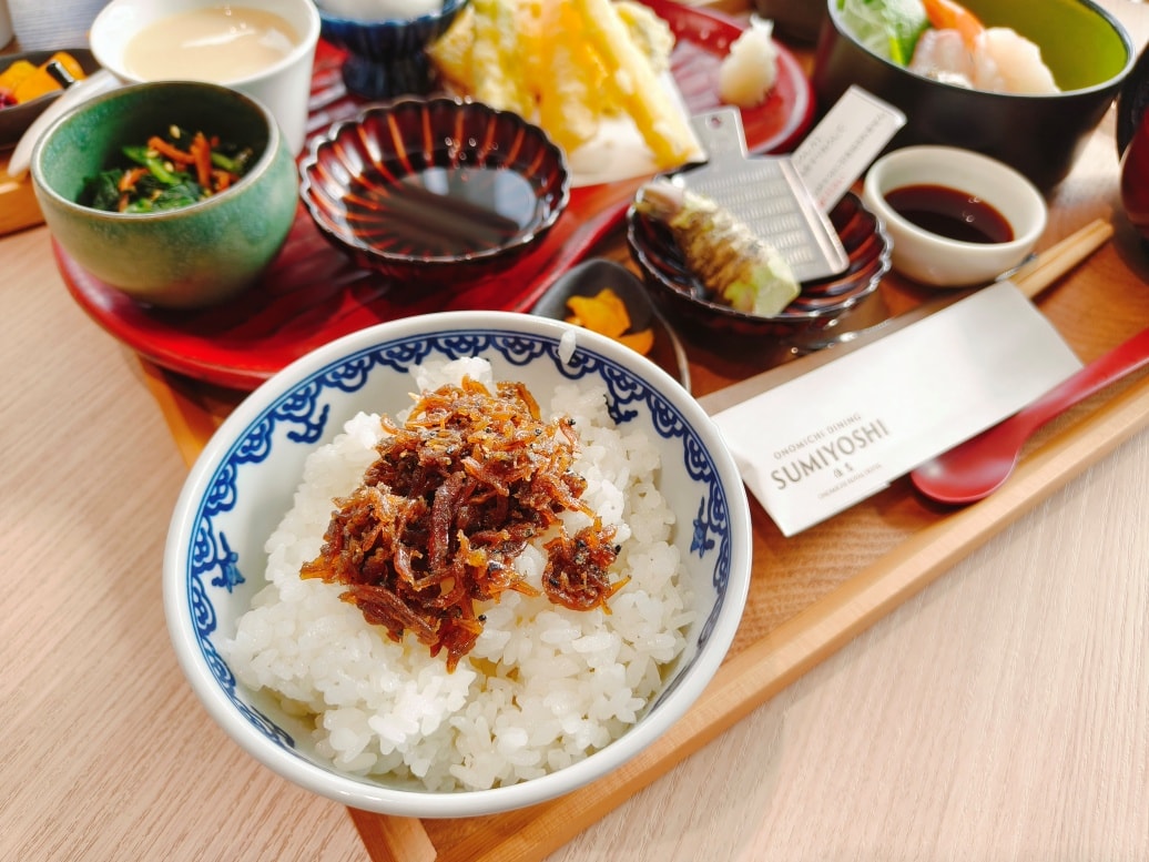 (廣島餐廳)Sumiyoshi，鄰近商店街與千光寺纜車，料理精緻、窗外向島景色療癒又放鬆時光。值得安排在旅程開始或結束的一餐